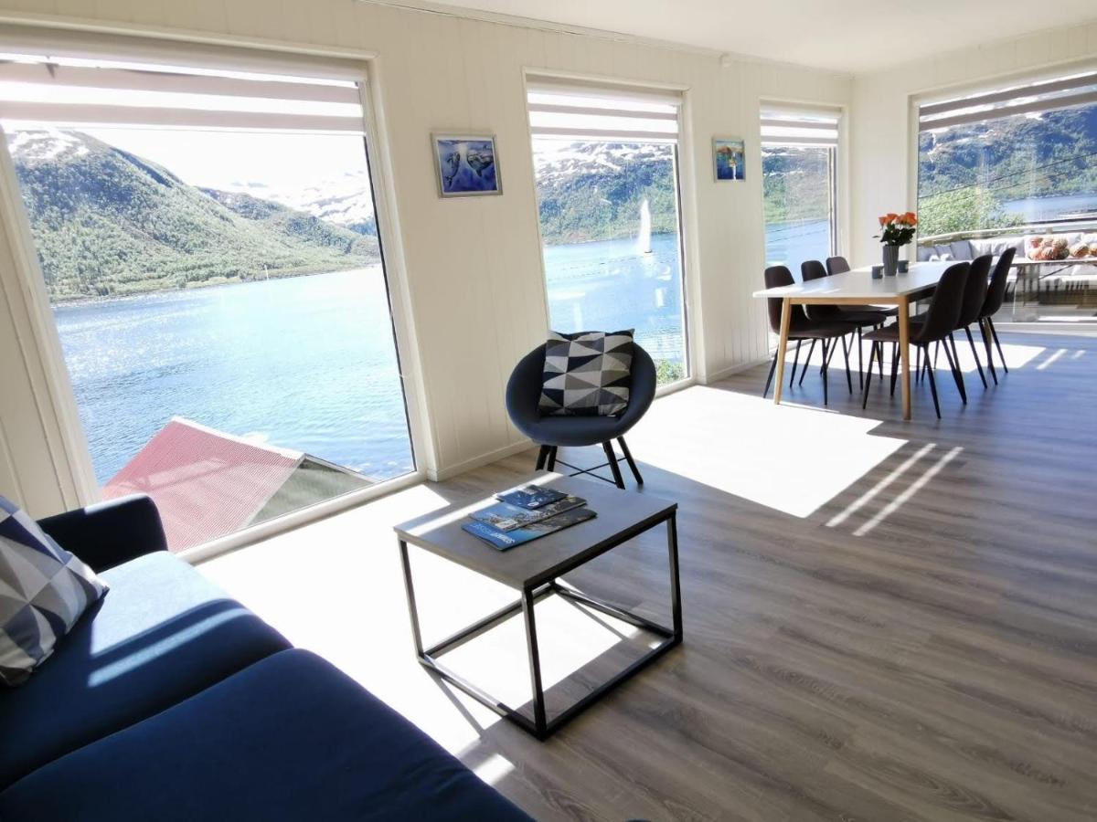 Waterfront Senja Apartment Torsken Екстериор снимка