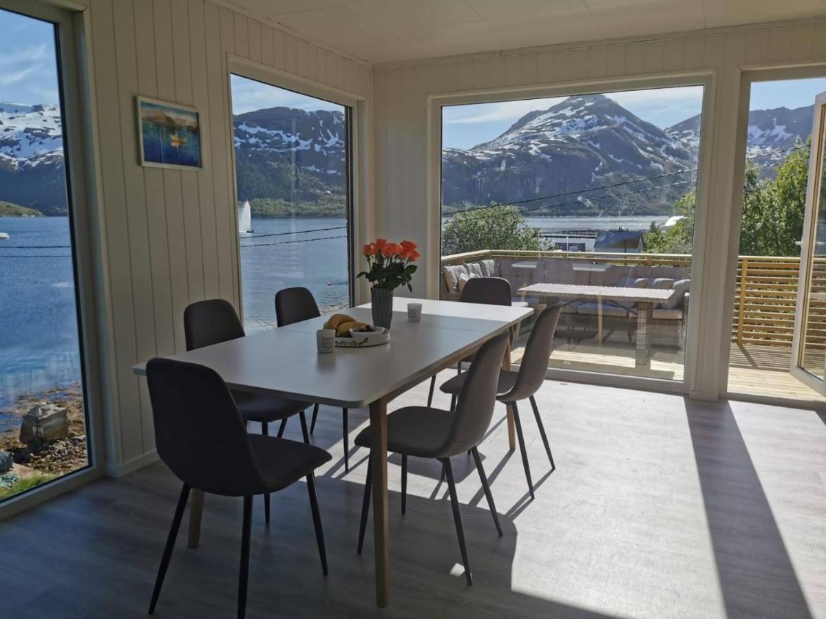 Waterfront Senja Apartment Torsken Екстериор снимка