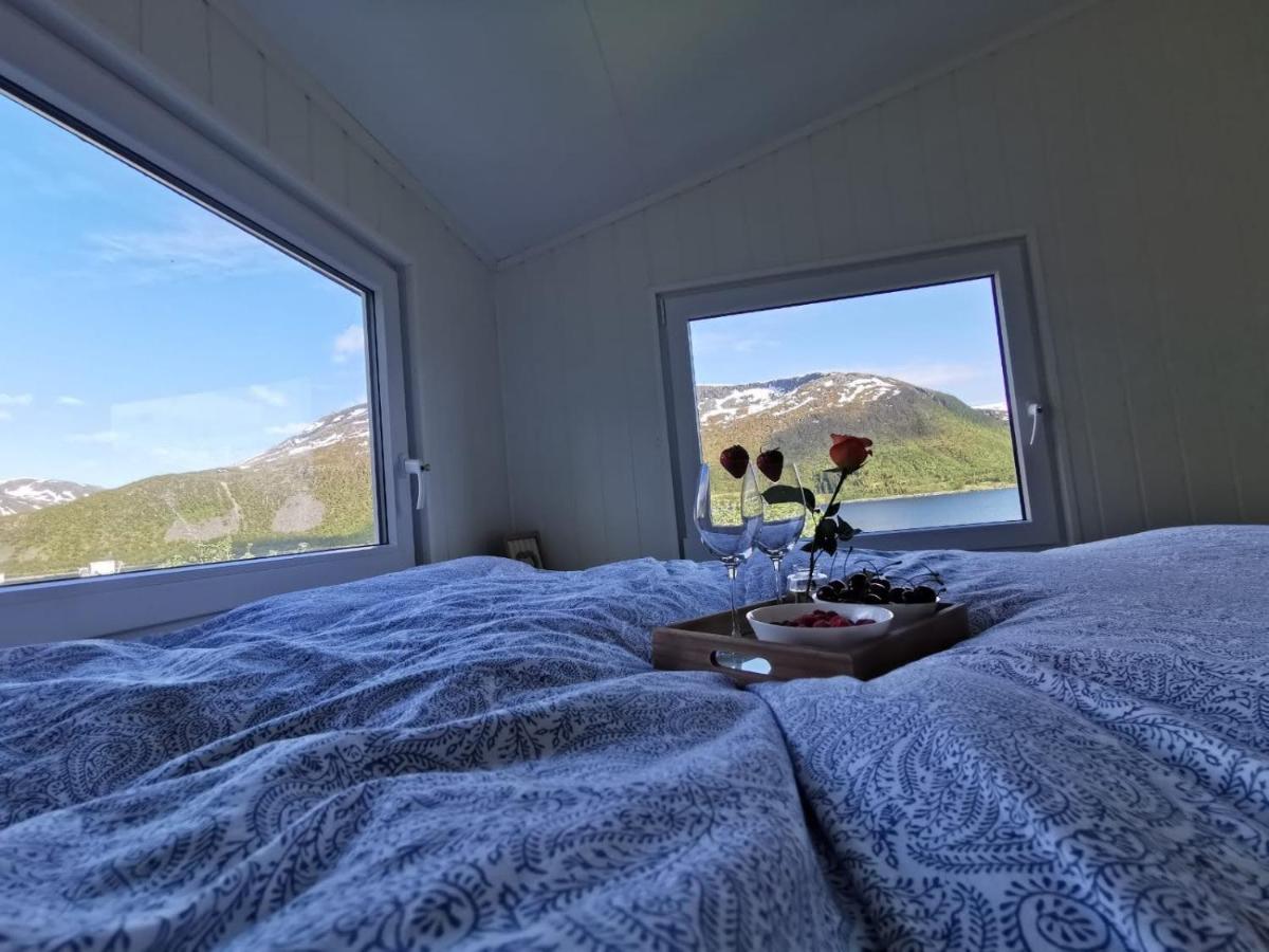 Waterfront Senja Apartment Torsken Екстериор снимка